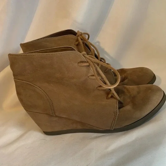 Maddengirl Camel suede booties tie up size 9 - Picture 2 of 8
